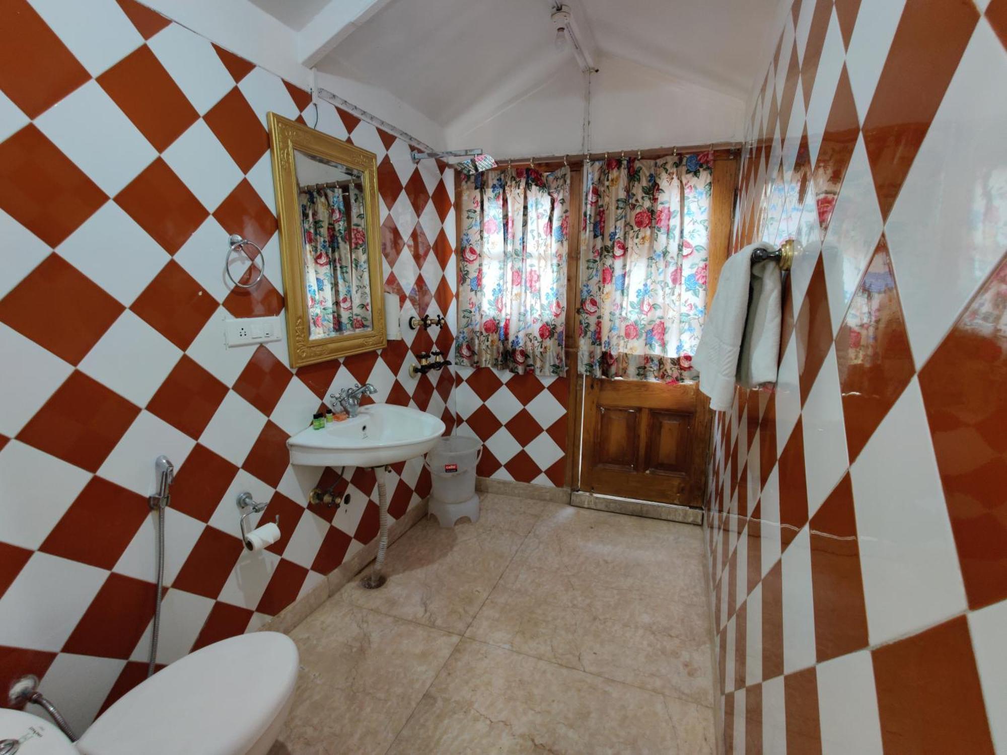 Heritage Villas - Shimla British Resort, Near Mall מראה חיצוני תמונה