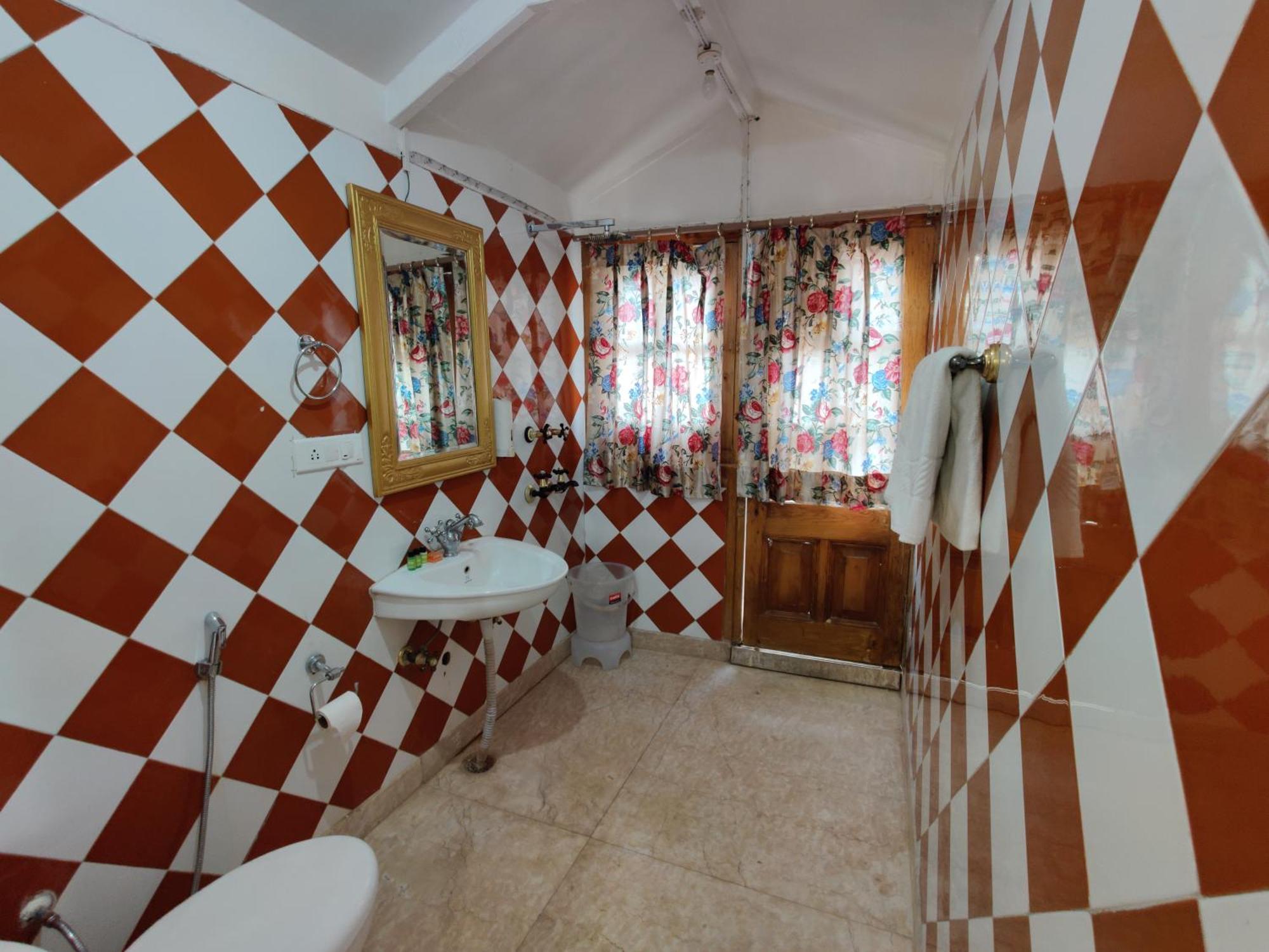 Heritage Villas - Shimla British Resort, Near Mall מראה חיצוני תמונה